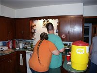 lollipop_hug_ribbon_kitchen.jpg